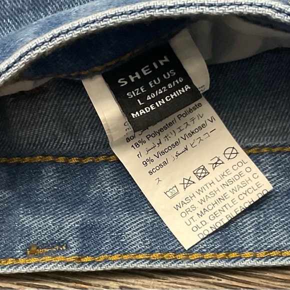 Shein Denim Shorts Distressed Raw Edge Woman's Size Small Large - Picture 6 of 6